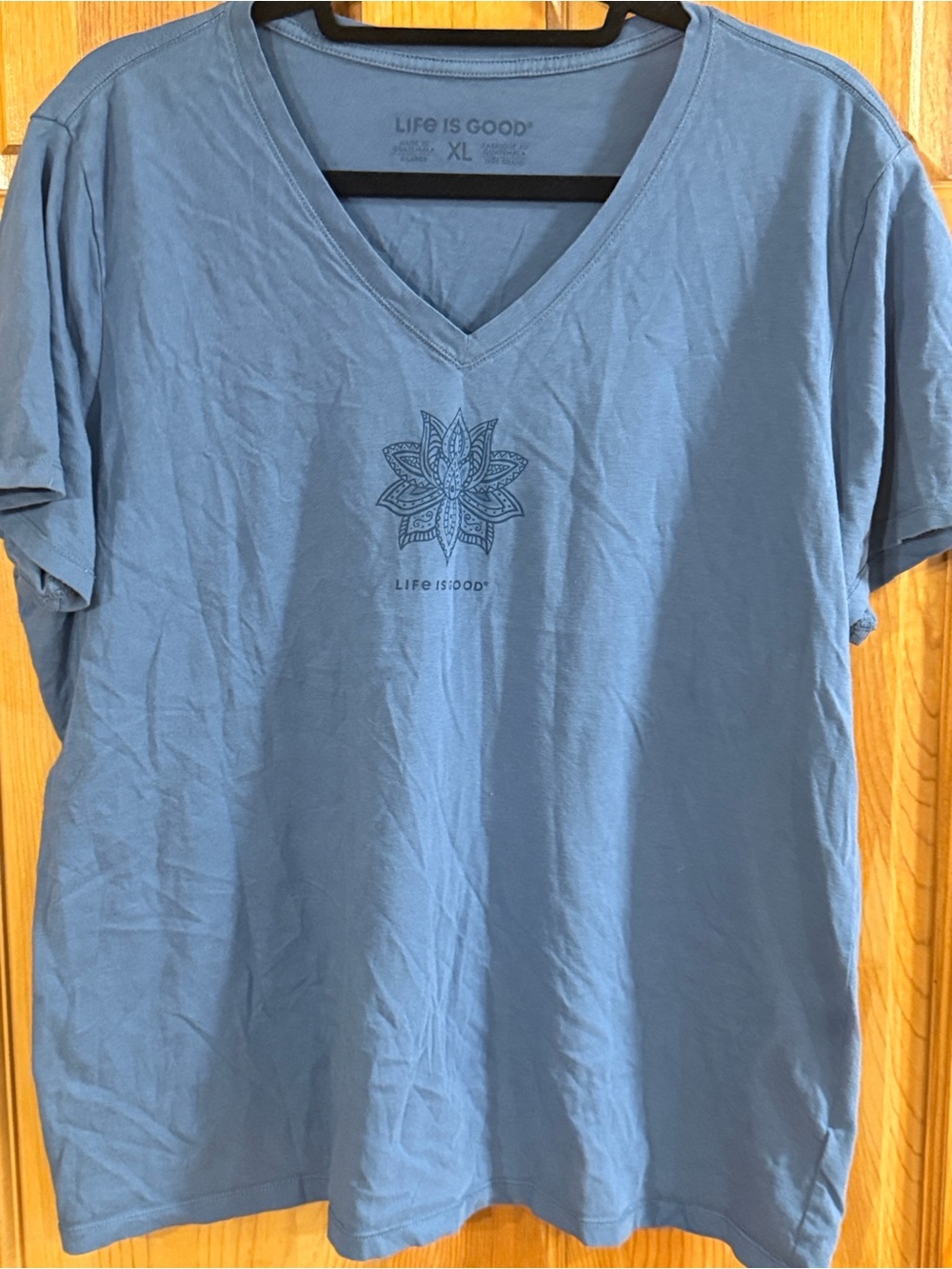 Life is good vneck short sleeve shirt size xlarge .